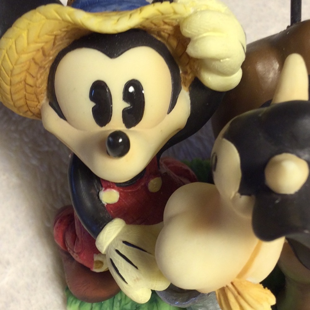 ❤️ Still Available🌟 Disney Mickey Mouse Cow Figurine🌟 - Picture 2 of 10